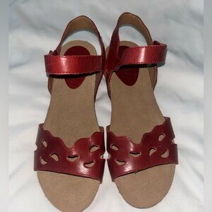 NWOT Josef Seibel Sandals Size 38